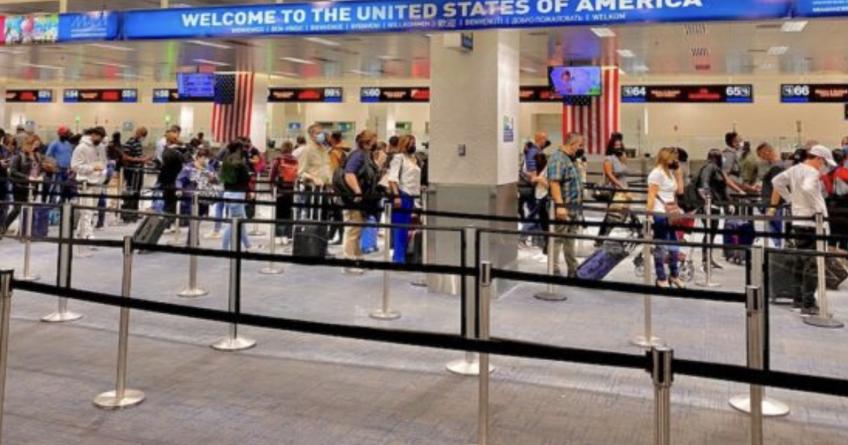 Los estadounidenses están aumentando sus viajes © Negocios Now