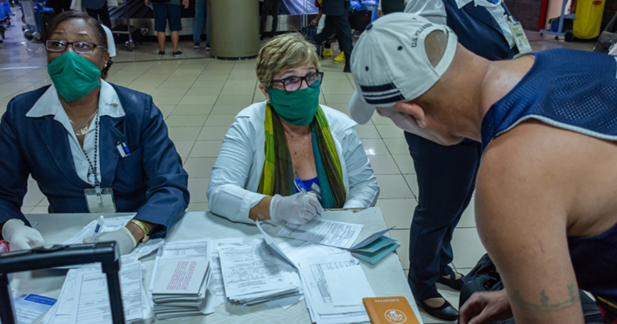 Control sanitario en aeropuerto de La Habana © Cuba Travel 