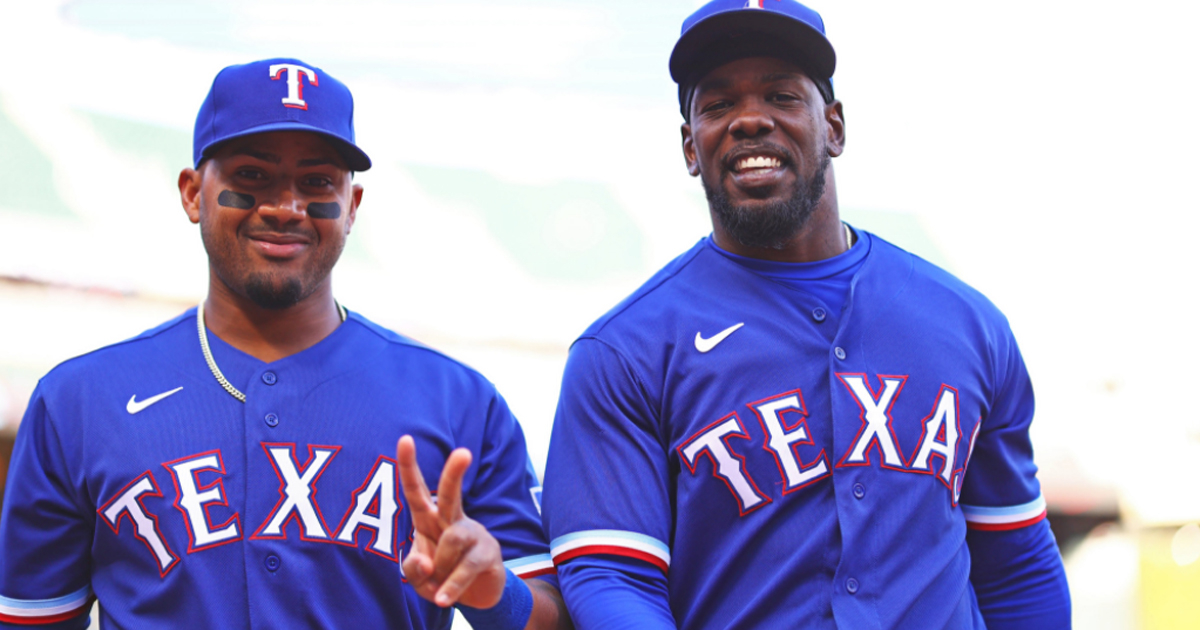 Andy (izquierda) y Adolis debieran coincidir en el line up abridor de los Rangers. © Texas Rangers/Twitter.