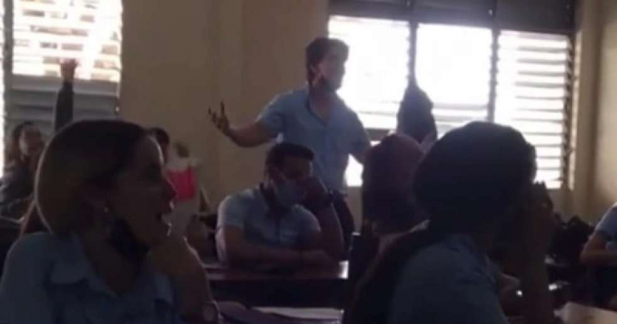 Estudiantes de un preuniversitario en Cuba © Captura de video de TikTok 