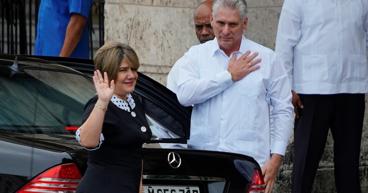 El gobernante Miguel Díaz-Canel y su esposa Lis Cuesta © Captura de video / Antena 3 Noticias