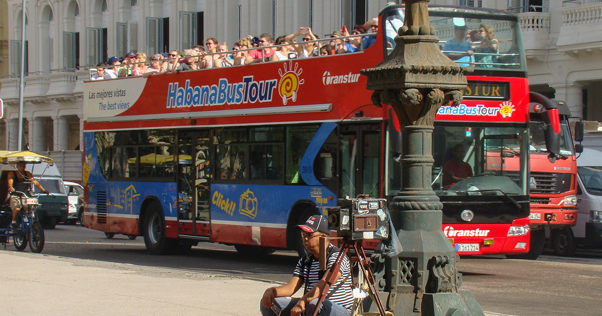 Autobús turístico en La Habana (Imagen de referencia) © CiberCuba