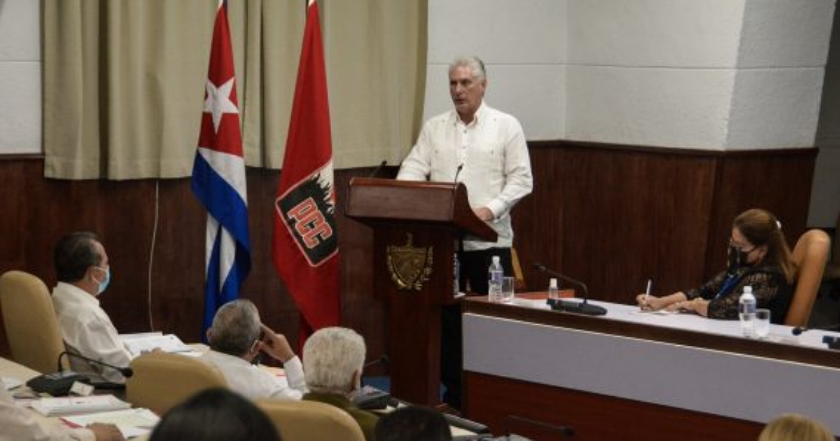 Díaz-Canel en pleno del PCC en Cuba © Cubadebate/Estudios Revolución