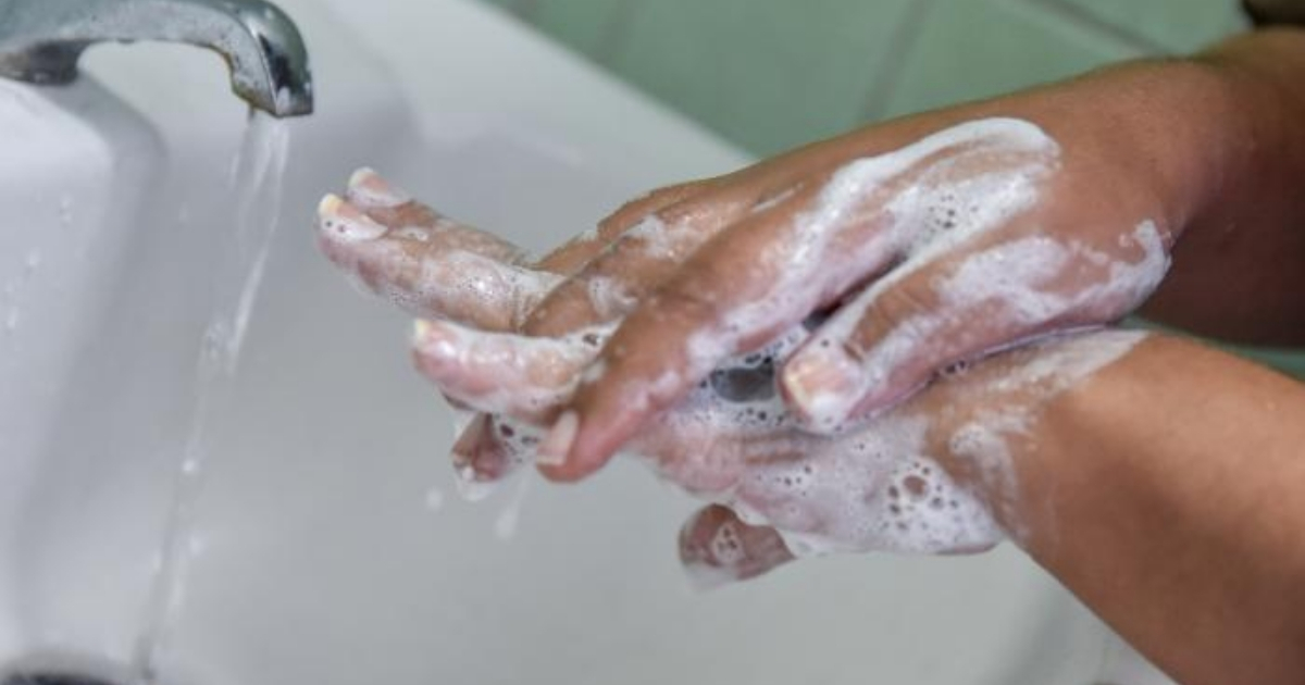 Lavado de manos © Granma / Ariel Cecilio Lemus