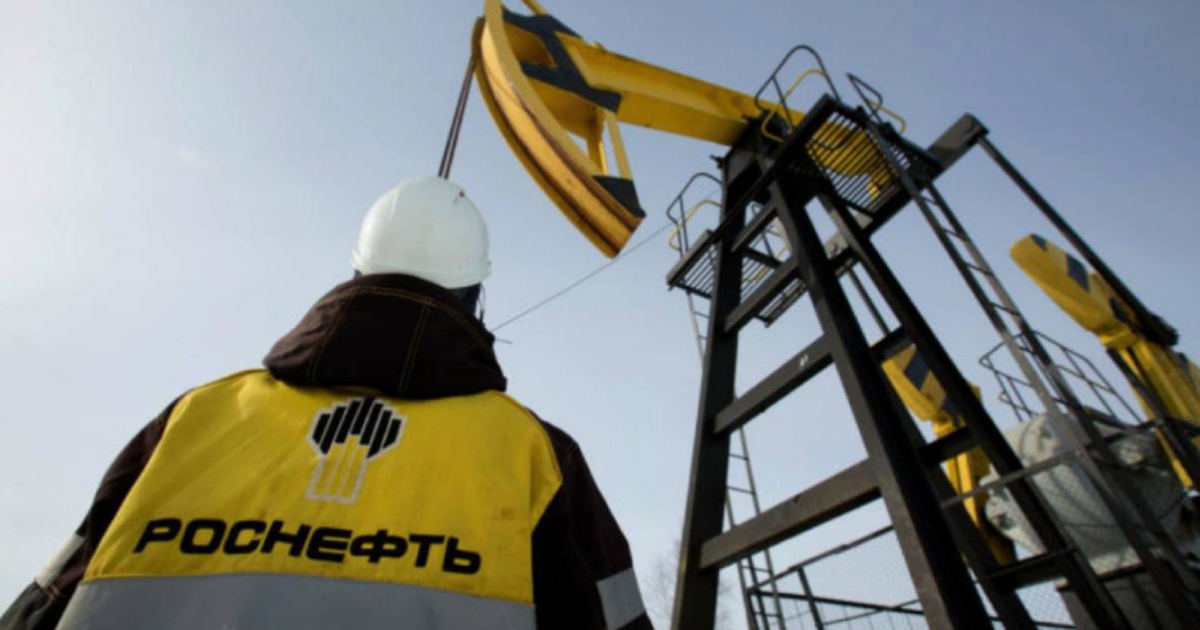 Empleado de la petrolera rusa Rosneft © Rosneft.com