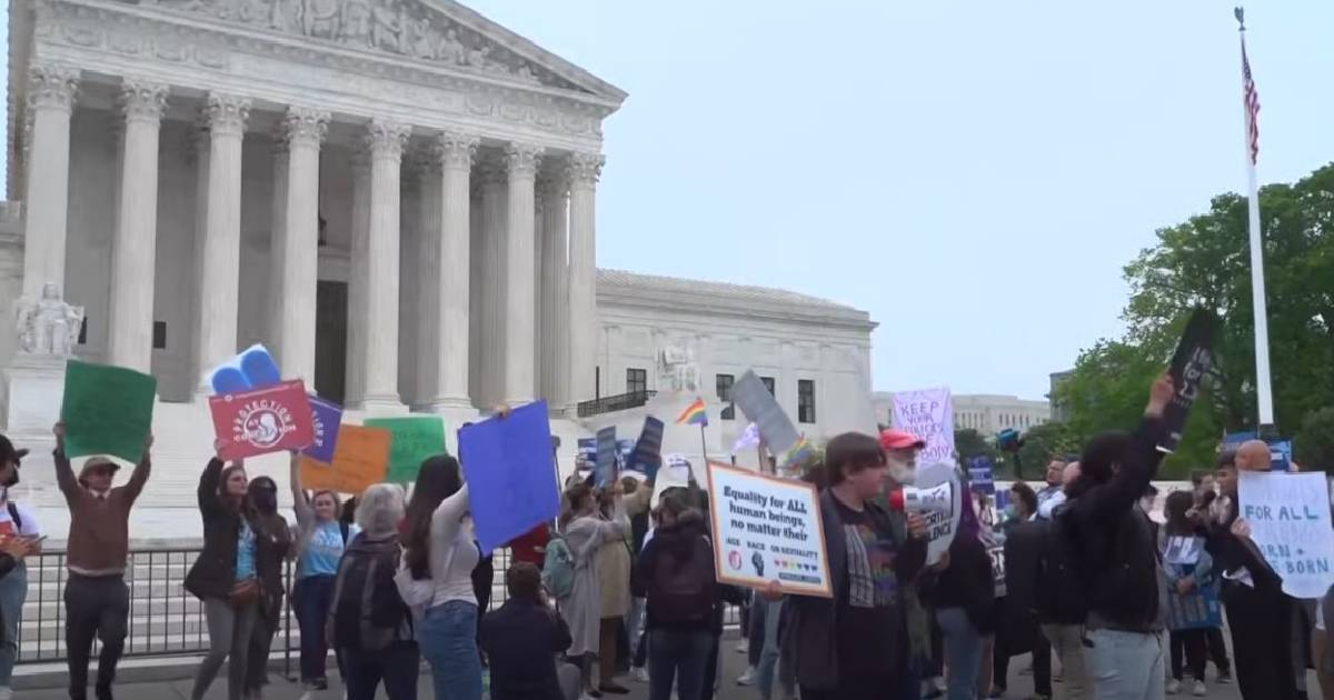 Protestas por el derecho al aborto ante la Corte Suprema © Captura de pantalla / YouTube Noticias Telemundo