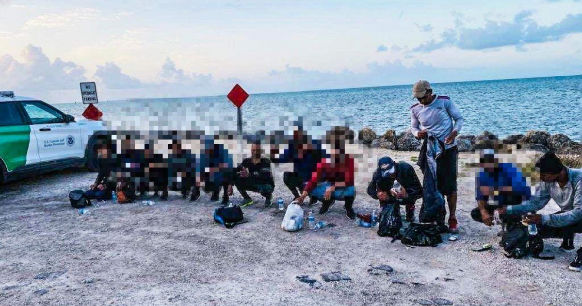 Detenidos 13 balseros cubanos en playa de Marathon © Twitter/Walter N. Slosar