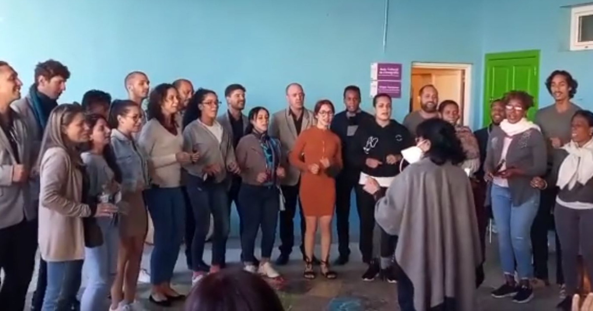 Coro Enterevoces, en España © Facebook / Asociación de Amistad Canario-Cubana José Martí