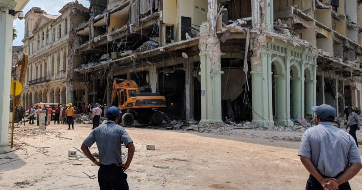 Labores de rescate en Hotel Saratoga tras explosión © Cubadebate / Irene Pérez