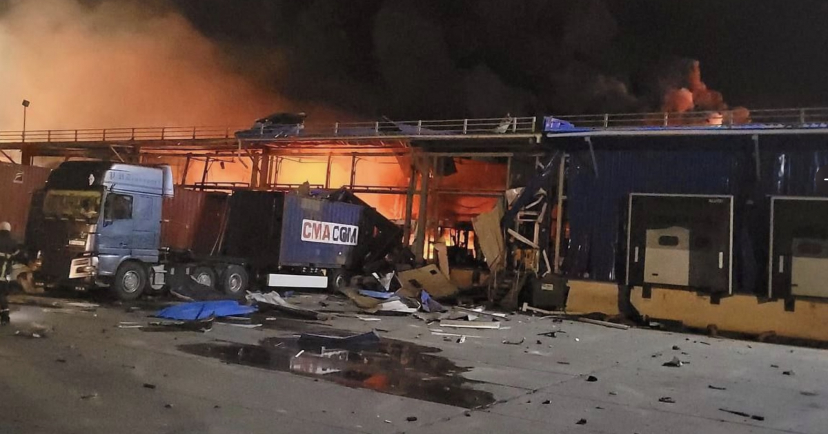 Centro comercial destruido por bombardeos en Odesa, Ucrania © Twitter / Noticias de Ucrania 24 horas