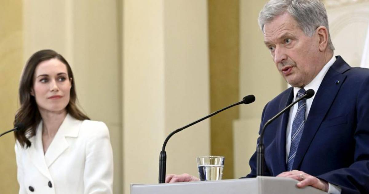 La primera ministra, Sanna Marin, y el presidente de Finlandia, Sauli Niinistö, anuncian solicitud de ingreso a la OTAN © Captura de video / AFP