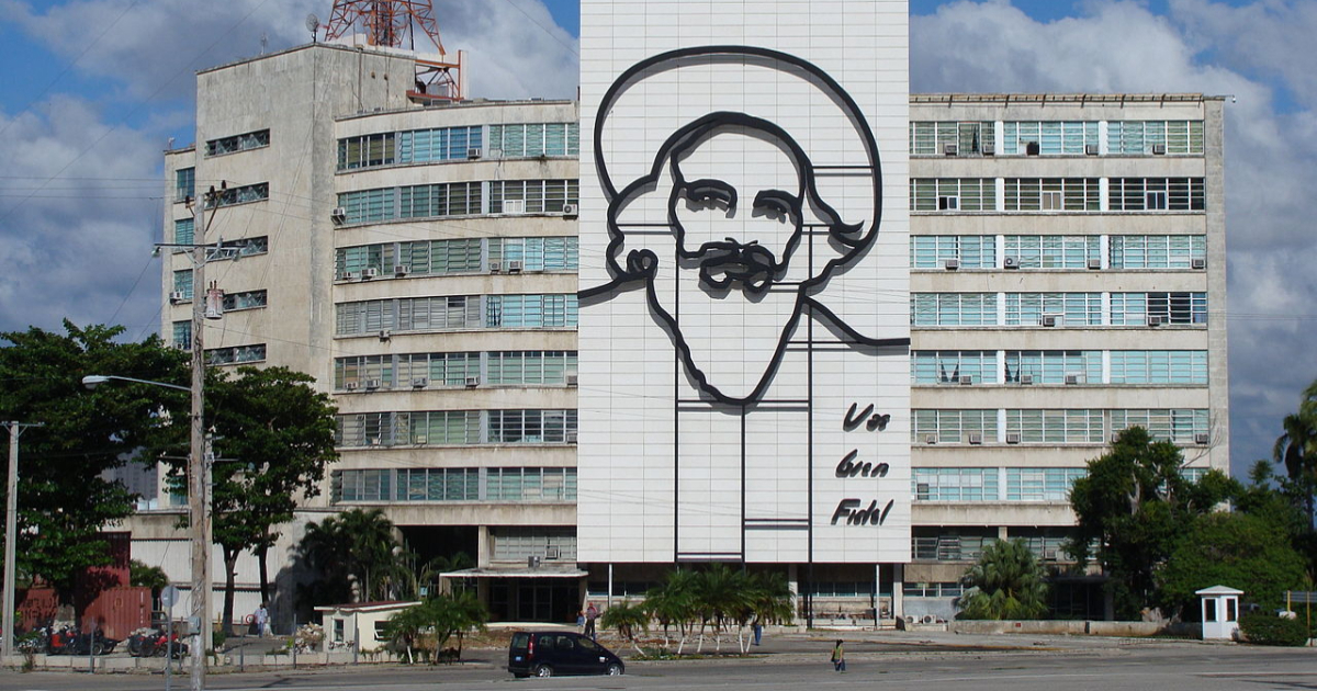 Ministerio de Comunicaciones de Cuba © Wikipedia