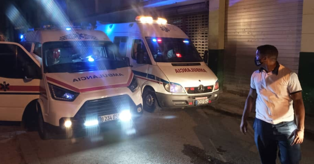 Ambulancias en la zona del siniestro, en la noche de este miércoles © Facebook/Lázaro Manuel Alonso