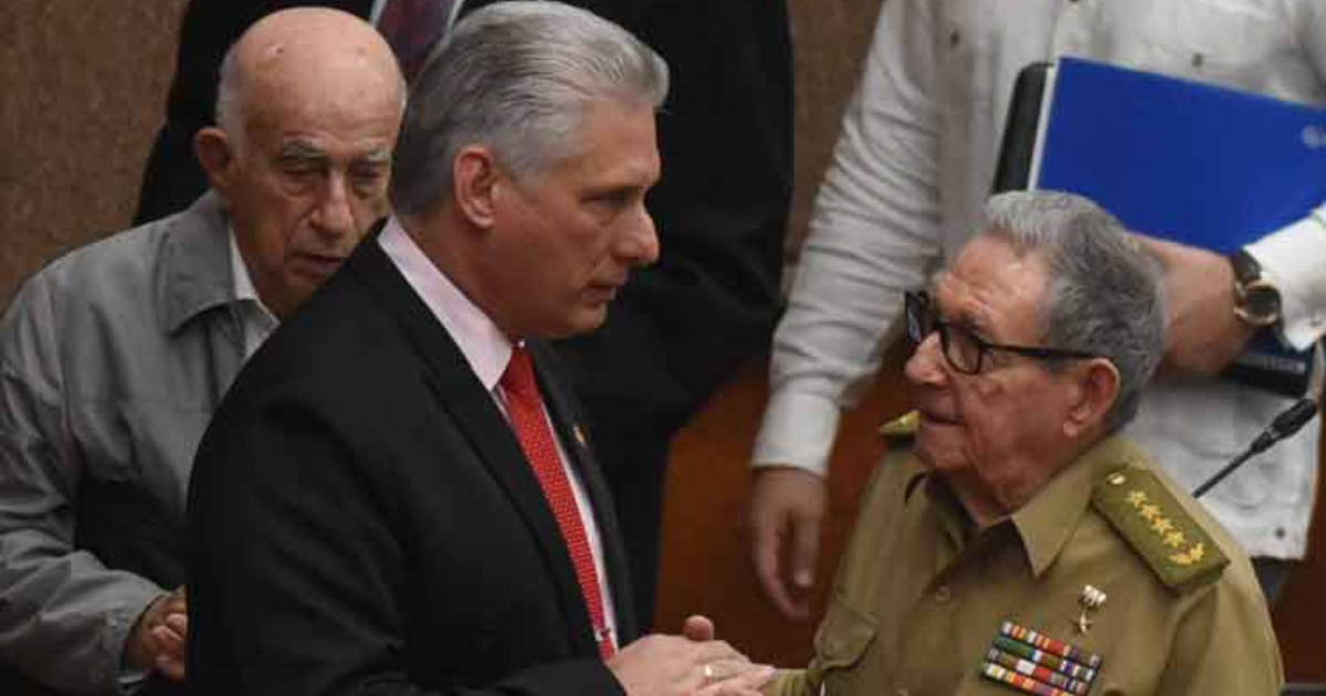 Miguel Díaz-Canel Bermúdez y Raúl Castro © Prensa Latina