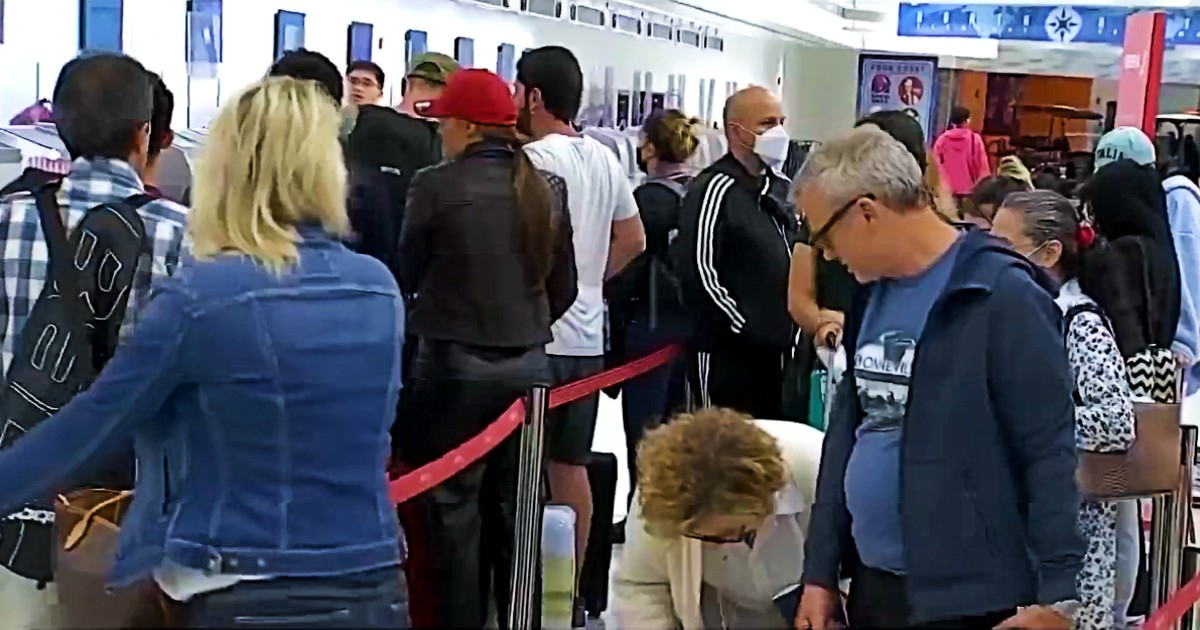 Viajeros en el Aeropuerto Internacional de Miami este fin de semana © Captura de video / Telemundo 51