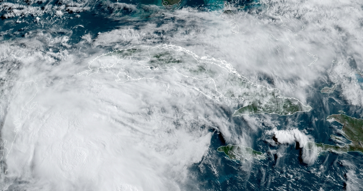 Banda de lluvias sobre Cuba © NOAA