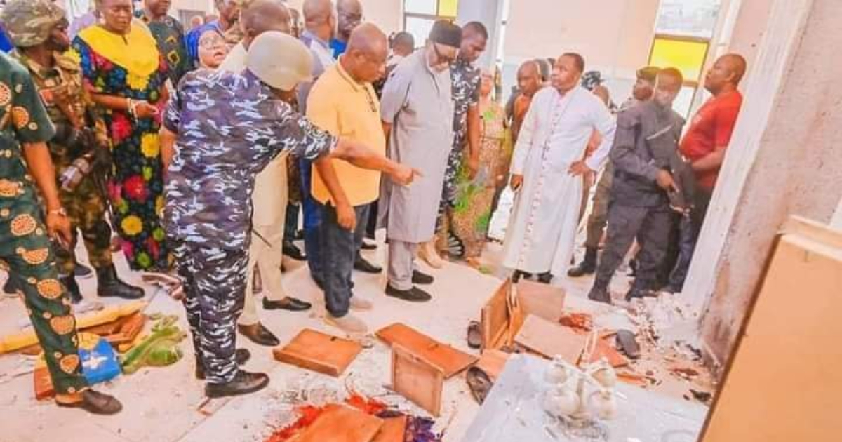 Ataque terrorista a iglesia católica en Nigeria © Twitter/ The Nation Nigeria