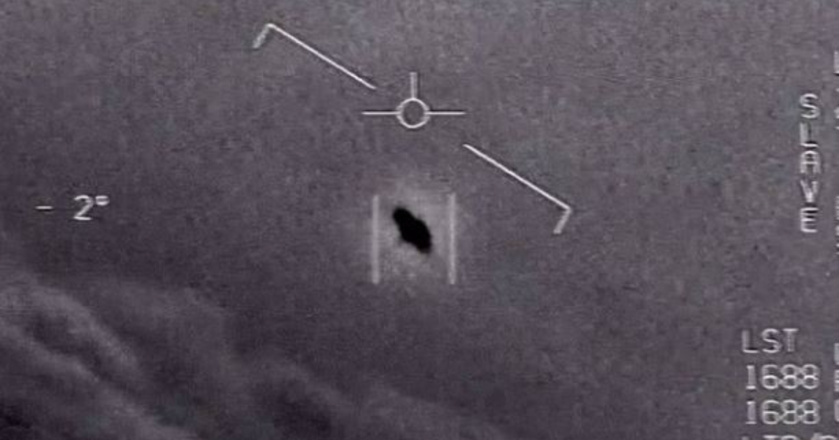 Imagen de un presunto OVNI en video de 2015 © Departamento de Defensa de EE.UU.