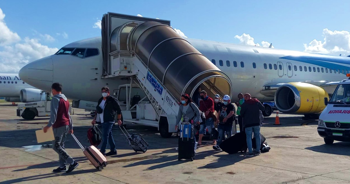 Llegada de vuelo chárter al aeropuerto de La Habana (imagen de referencia) © Facebook / Aeropuerto José Martí