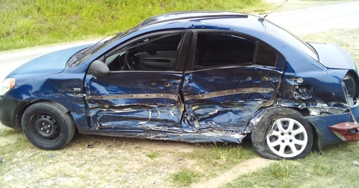 Accidente de tránsito en carretera de Holguín a Mayarí © Facebook/ ACCIDENTES BUSES & CAMIONES por más experiencia y menos víctimas