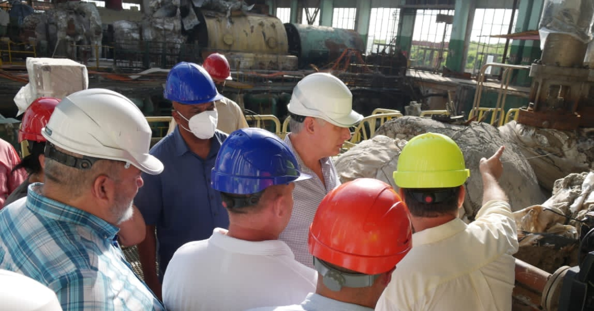 Díaz-Canel y Marrero en la termoeléctrica Máximo Gómez de Mariel © Facebook / Presidencia Cuba 
