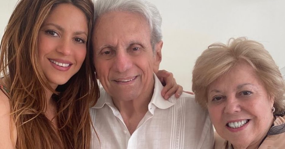 Shakira con sus padres © Instagram / Shakira