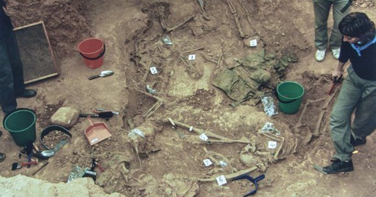 Fosa en Vallegrande con supuestos restos del Che © fidelcastro.cu 