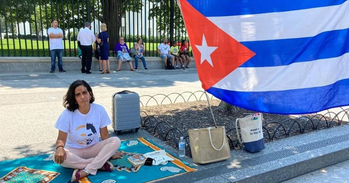 Activista cubana Anamely Ramos frente a la Casa Blanca © Facebook/Anamely Ramos