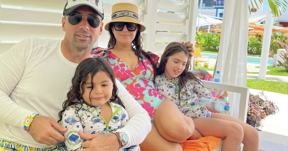 Aly Sánchez y su familia © Instagram de la artista