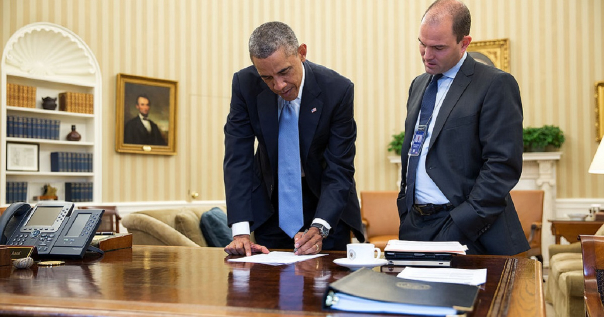 Ben Rhodes junto a Barack Obama © Flickr