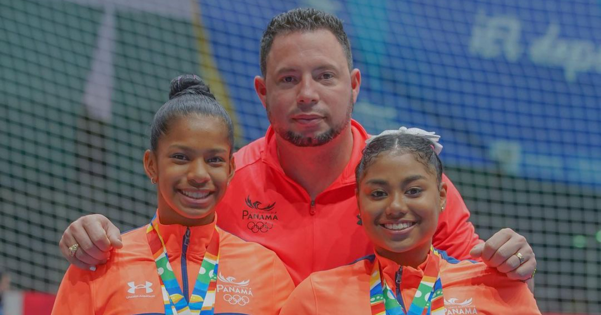Carlos Rafael Gil junto a Hillary Heron y Karla Navas en Juegos Bolivarianos Valledupar 2022 © Instagram / Comité Olímpico de Panamá