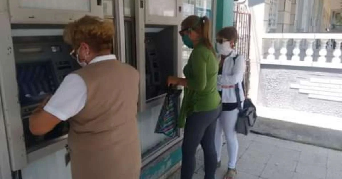 Cajeros automáticos en Cuba (imagen de referencia) © Radio Cabaiguán