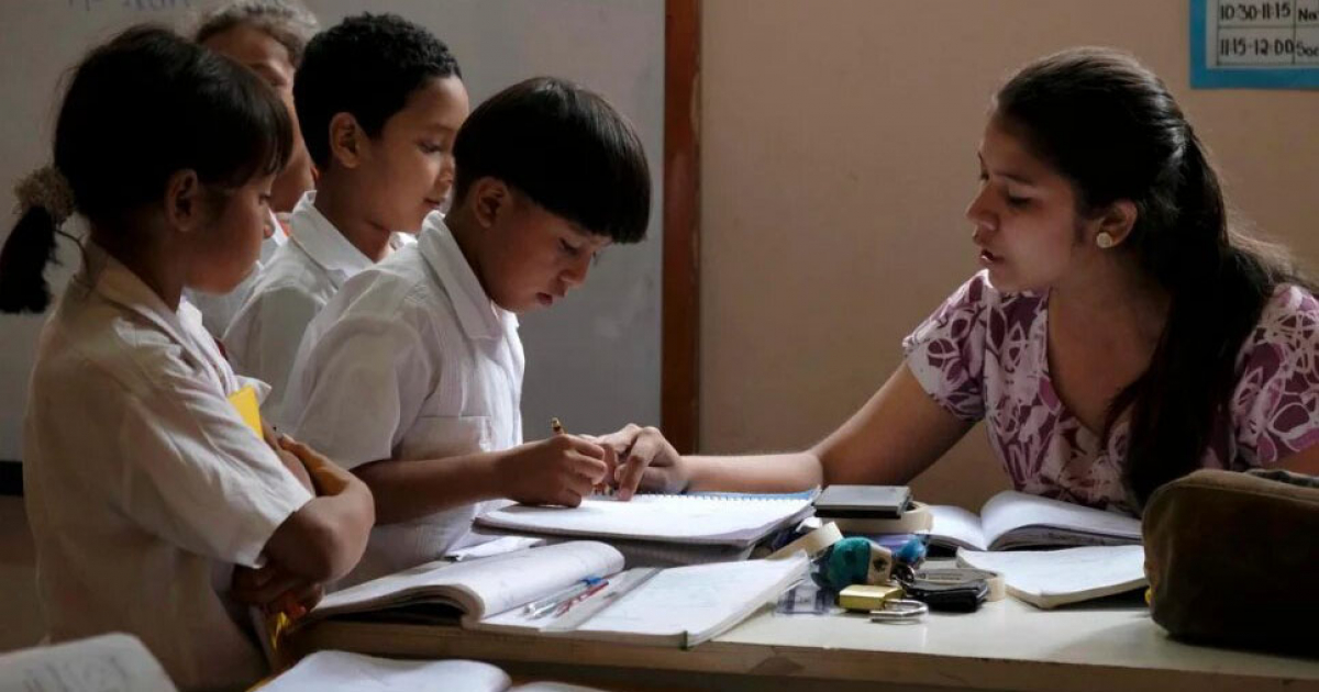 Una maestra hondureña © UNICEF