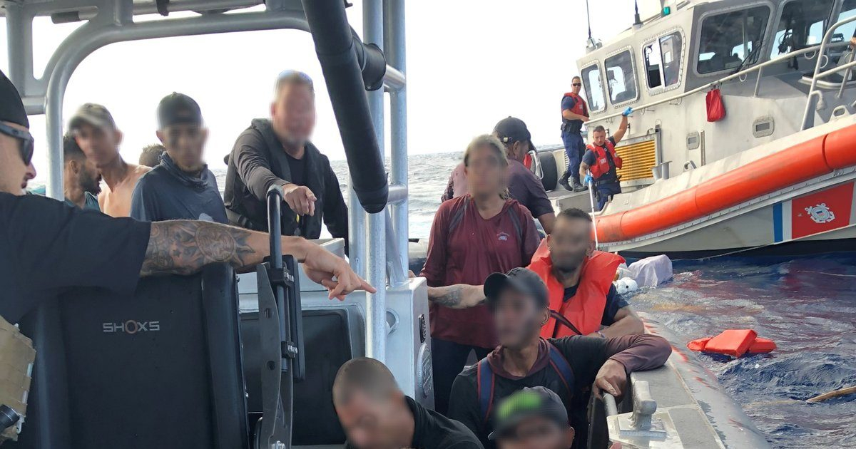 Rescate de migrantes por la Guardia Costera (referencial) © USCGSoutheast / Twitter