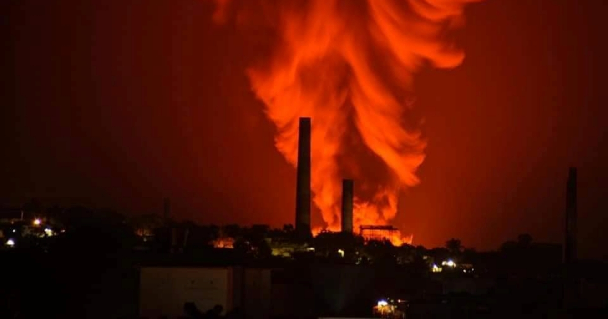 Incendio en zona industrial de Matanzas © Facebook / Radio 26