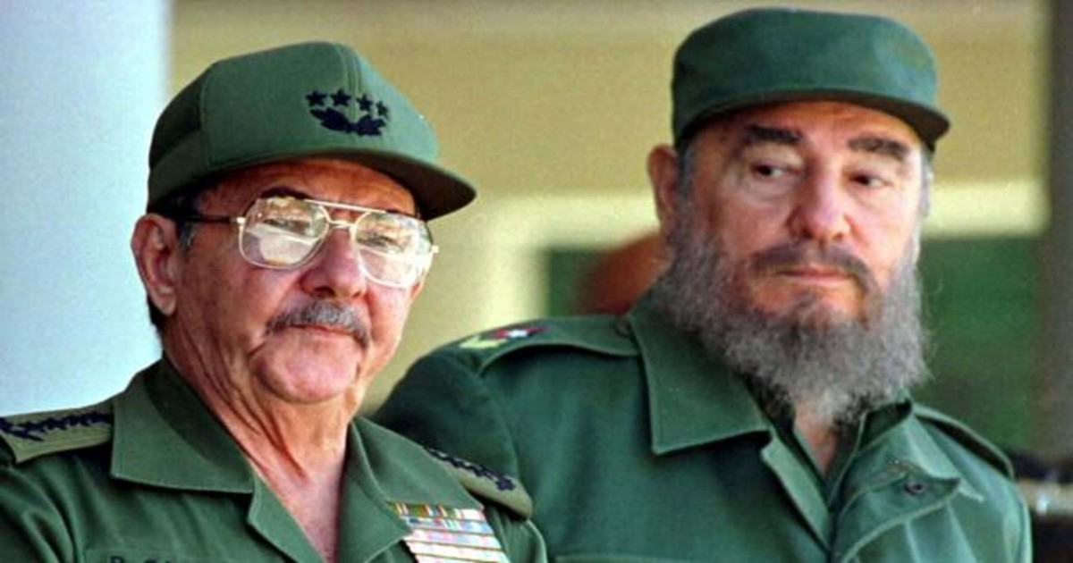Raúl y Fidel Castro, ex presidentes de Cuba © Estudios Revolución