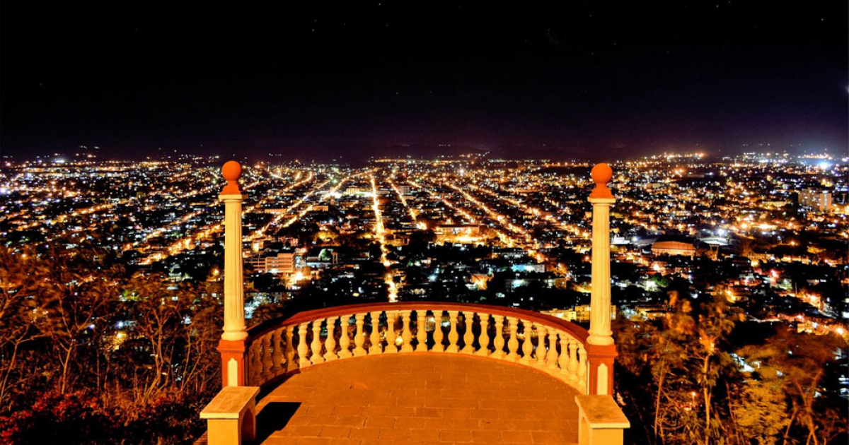 La ciudad de Holguín de noche © Visión desde Cuba