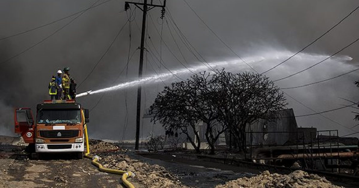 Bomberos sofocan incendio en Matanzas © Irene Pérez/ Cubadebate