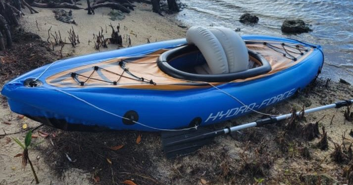 Detienen a cubano que llegó en kayak a cayo de Florida © Twitter/@USBPChiefMIP
