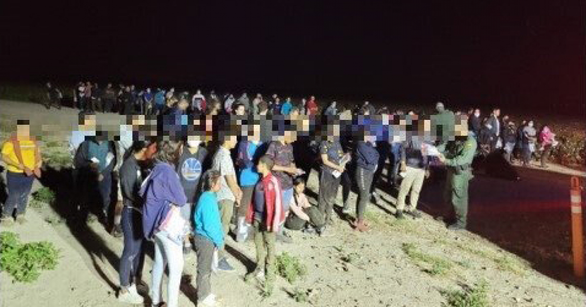 Grupo de migrantes detenidos © Twitter / Acting Chief Patrol Agent Joel Martinez