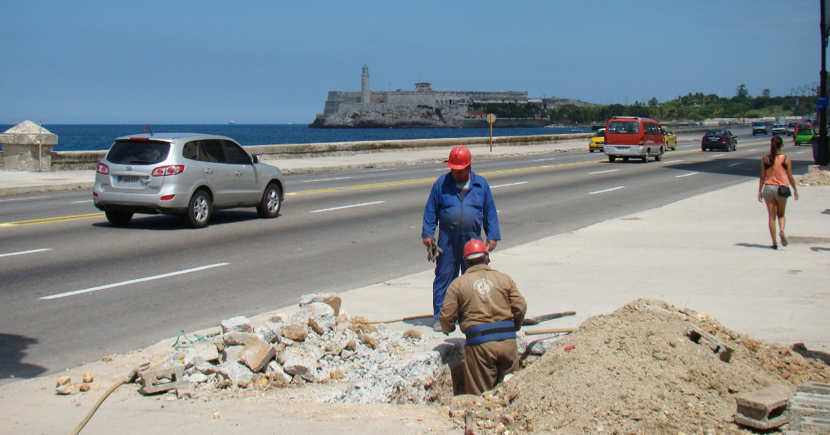 Trabajadores cubanos (imagen de referencia) © CiberCuba 