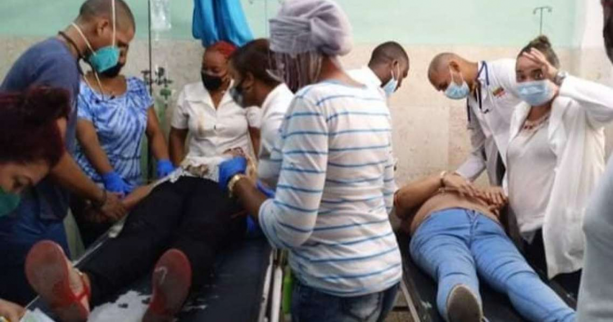 Heridos en accidente reciben los primeros auxilios en el hospital © Aris Arias Batalla / Facebook