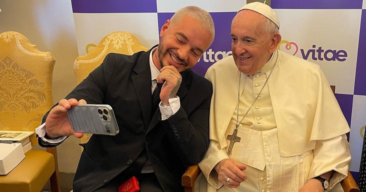 J Balvin y el Papa Francisco © Instagram / J Balvin