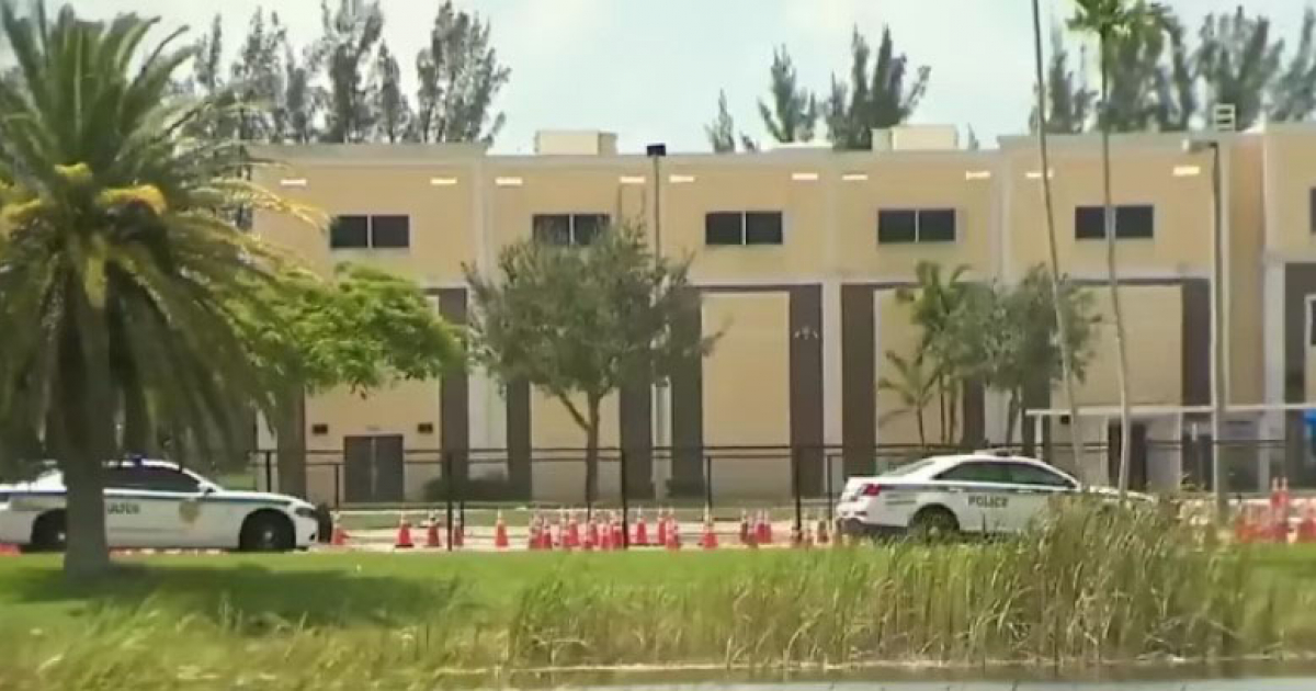 Keys Gate Charter School en Homestead, Florida © Captura de pantalla Local 10