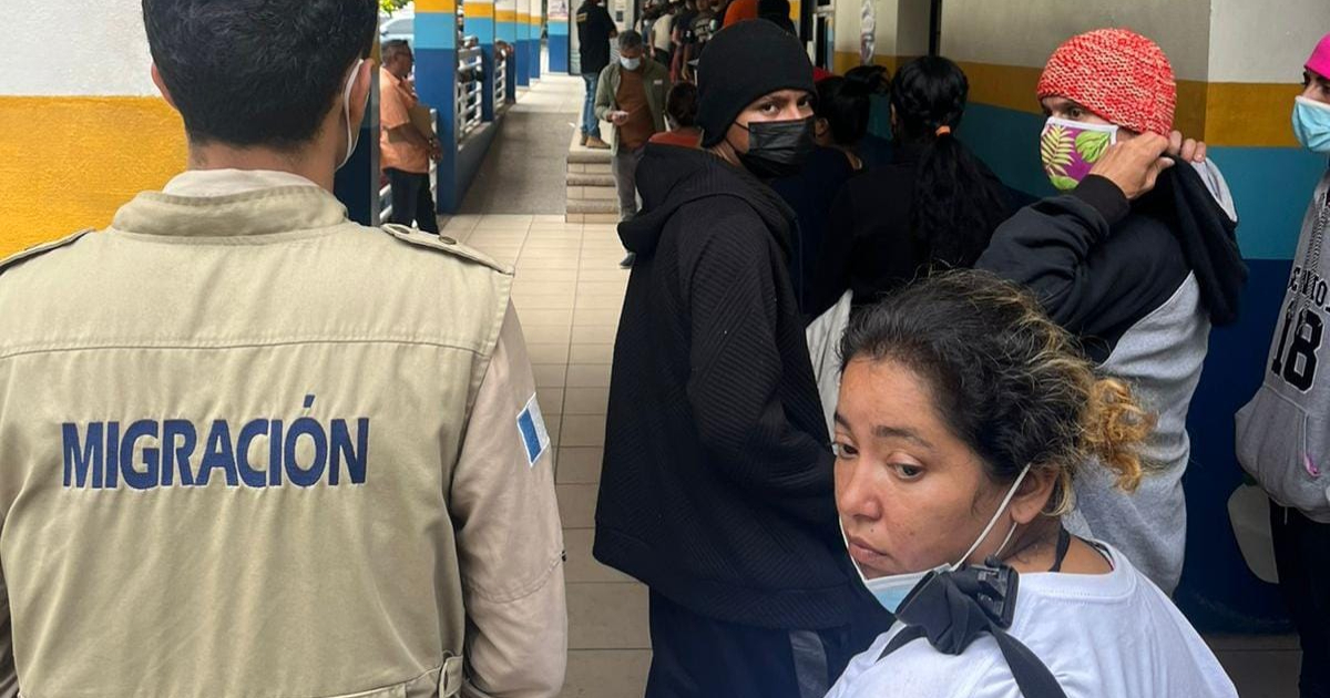 Migrantes detenidos en Guatemala © Twitter/ Migración Guatemala