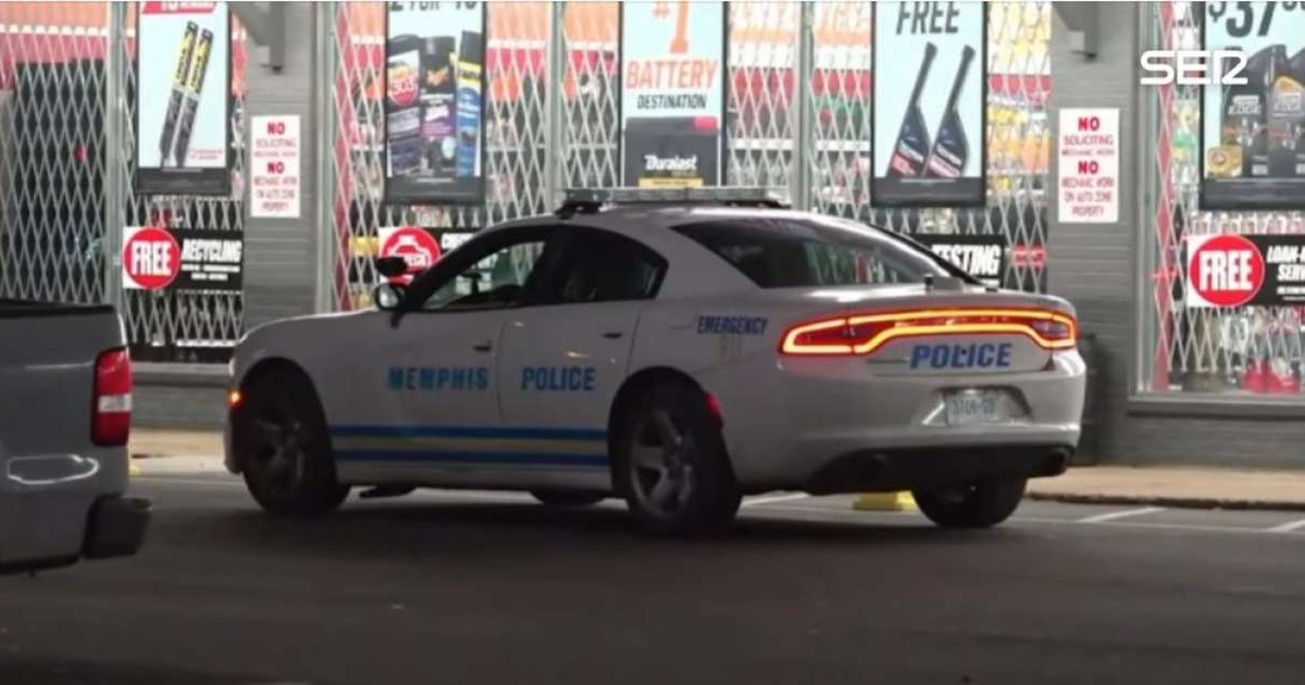 Patrulla policial en el lugar del tiroteo © Captura de video de YouTube de Cadena SER
