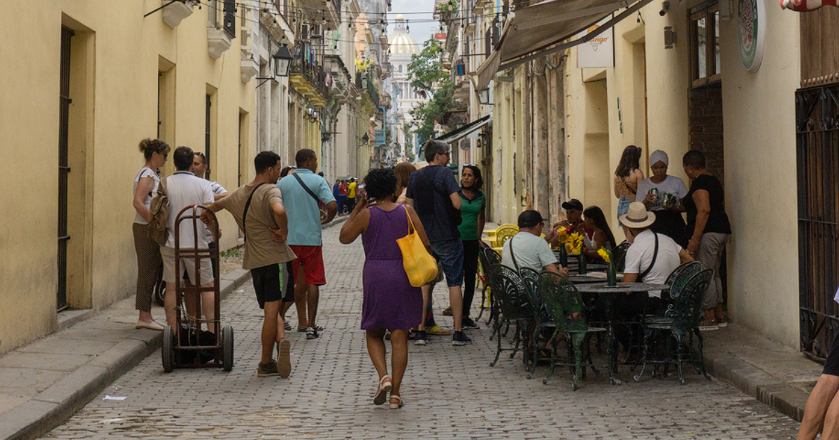 Personas en La Habana © CiberCuba
