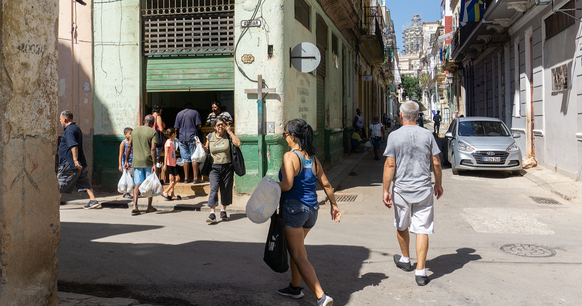 Gente en La Habana © CiberCuba