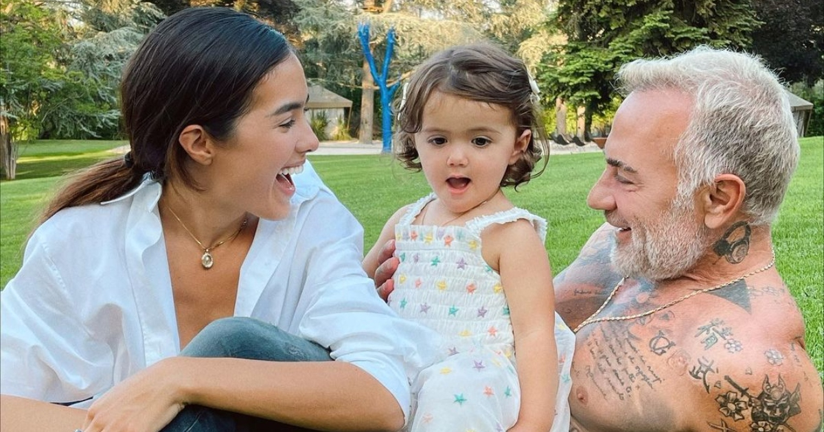 Sharon Fonseca y Gianluca Vacchi con su hija Blu Jerusalema © Instagram / Sharon Fonseca