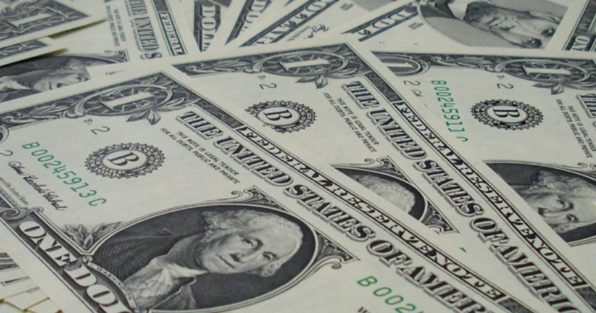 Dólares estadounidenses © Pixabay / Horst Schwalm
